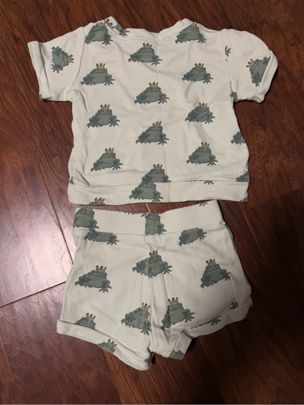 Kate Quinn 100% Organic Cotton Frog King Print Short Lounge Set -Green